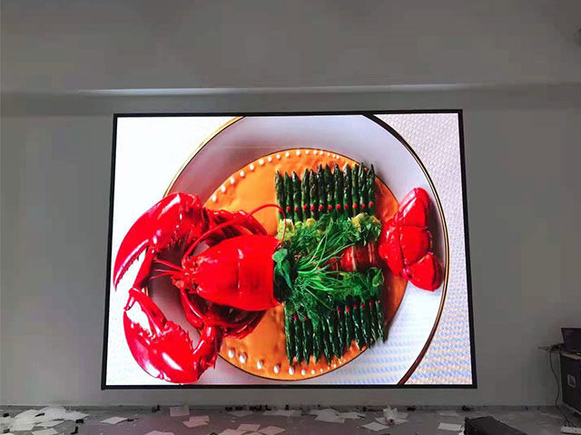 �Ͼ��V����܇�N��4S��LED�@ʾ��