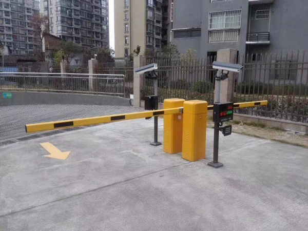 ͣ܇���l���M(f��i)ϵ�y(t��ng)