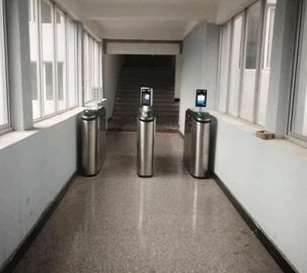 ��Ę�R�eϵ�y(t��ng)�ļ��gҪ�c��B