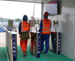 ��Ę�R(sh��)�eϵ�y(t��ng)��(y��ng)����r��B