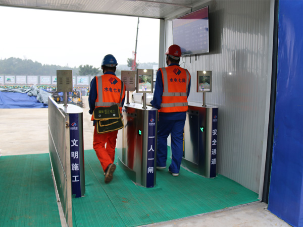 ��Ę�R(sh��)�eϵ�y(t��ng)